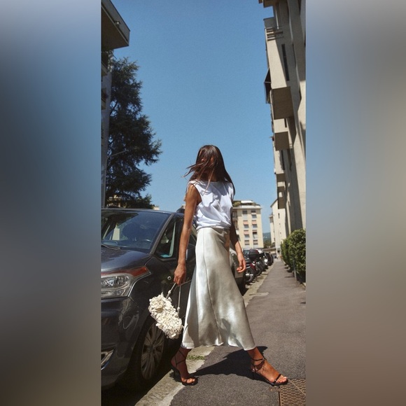 NWT ZARA CONTRASTING SATIN EFFECT DRESS SIZE M - Picture 6 of 13